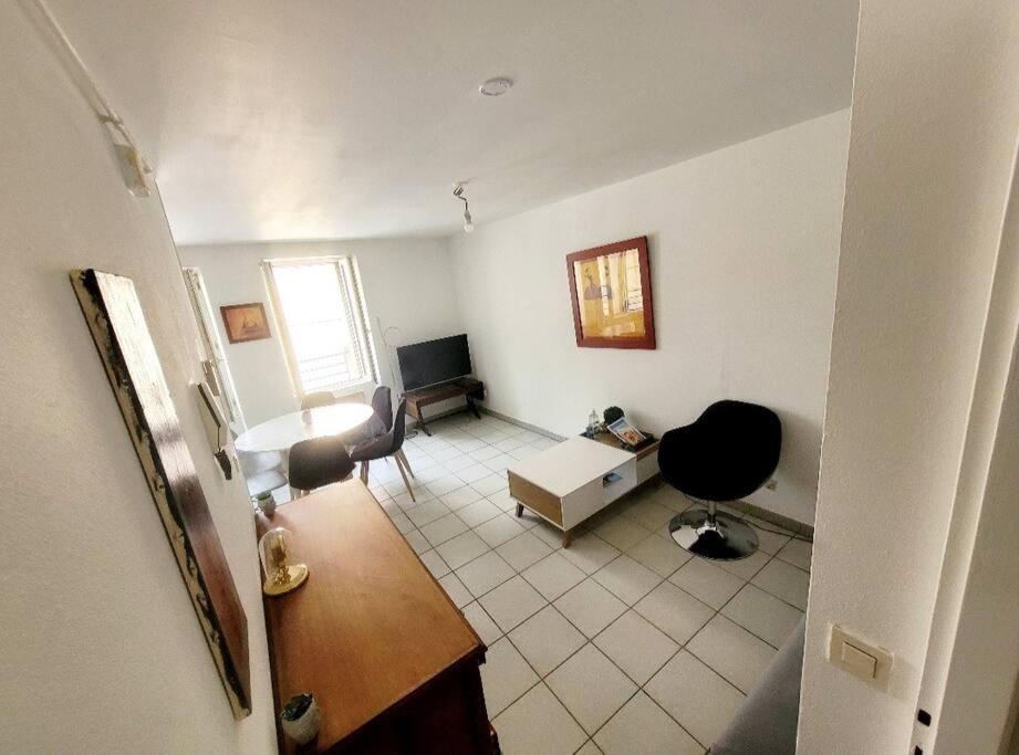 Appartement 2 Chambres Centre Ville Au Calme วาลองซ์ ภายนอก รูปภาพ